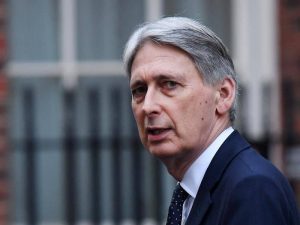 Philip Hammond plans to quit if Johnson becomes PM